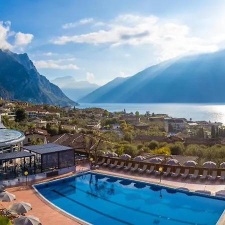 Aria Life Hotel 4*